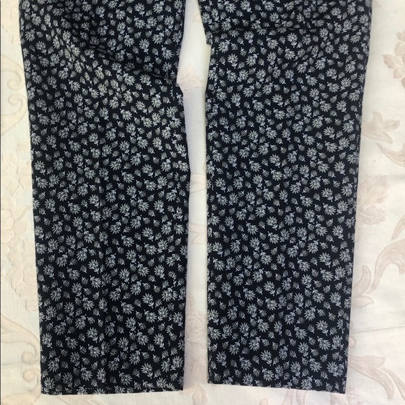 Ann Taylor Black/Gray Floral “Kate-Fit” Pants - Picture 4 of 7